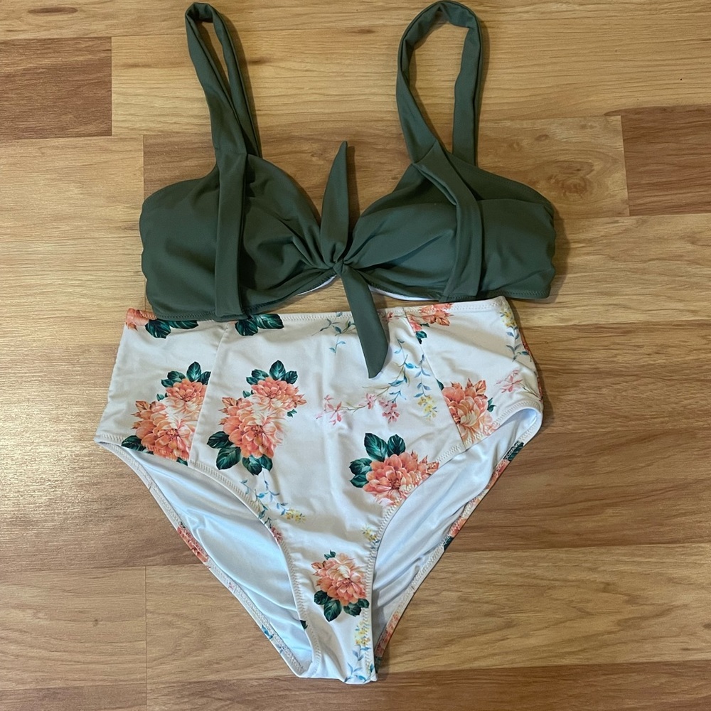 Cupshe Floral Two Piece Swim Suit